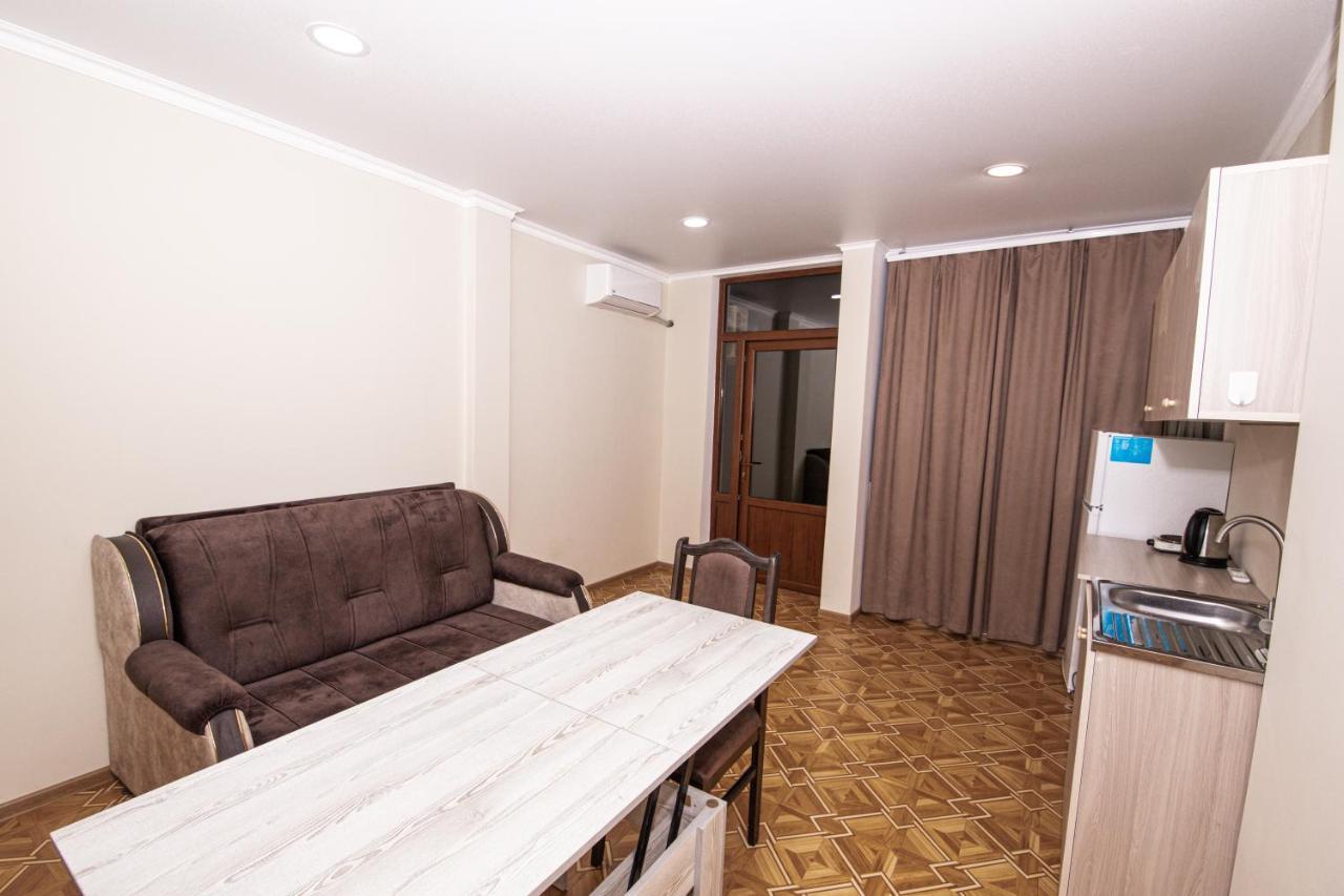 Орел Erivan Exterior foto